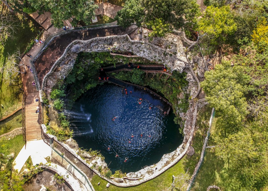 ¿Qué es un cenote? - National Geographic en Español