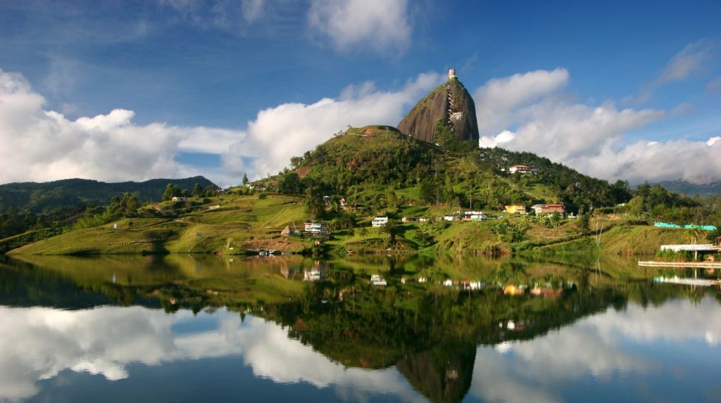 Medellín, La Ciudad Colombiana De La Eterna Primavera