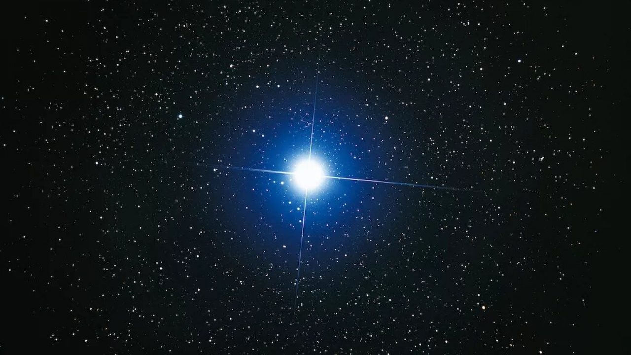 Ésta es Sirius, la estrella más brillante del cielo - National Geographic  en Español