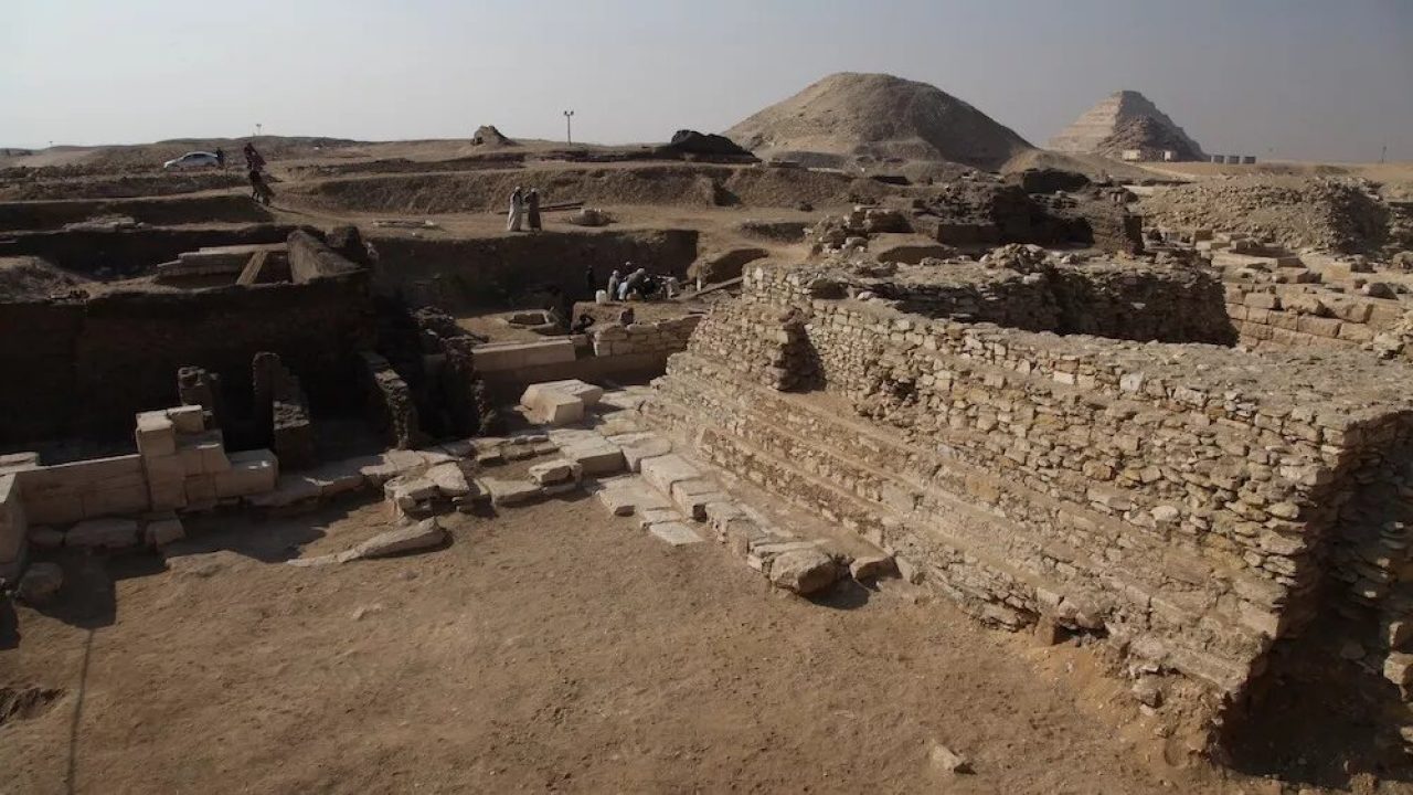 Encuentran una pirámide desconocida en Giza, Egipto - National Geographic en Español