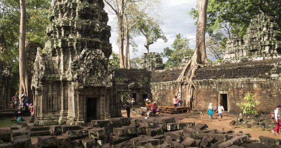 Angkor Wat / Mario Cherrutti
