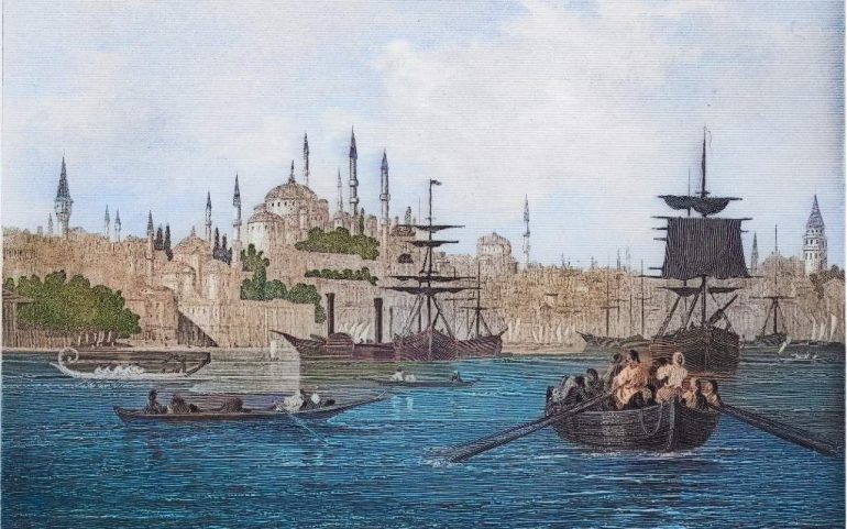 La ciudad que une dos continentes y que fue fundada sobre las ruinas de Constantinopla