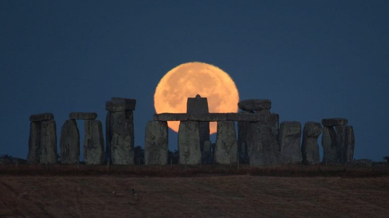 Stonehenge y la Luna