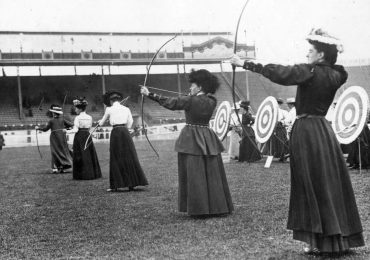 Corsé obligatorio en los Juegos Olímpicos: Así era la moda deportiva femenina hace cien años