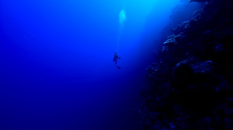 Cuál es la profundidad del océano