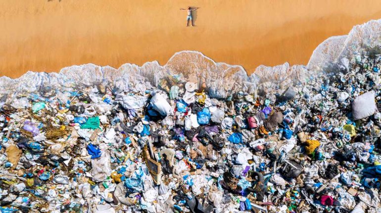 que puede pasar si nadas en agua contaminada