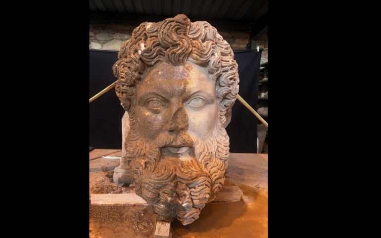 Desentierran impresionante cabeza del dios Zeus en la histórica ciudad de Afrodisias