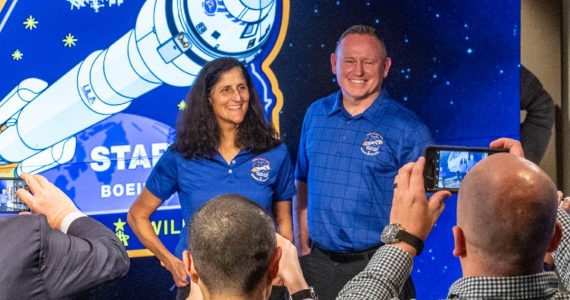 astronautas están atrapados en el espacio