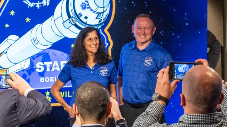 astronautas están atrapados en el espacio