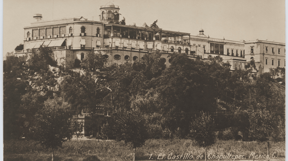 chapultepec-el-castillo-que-se-construyó-sobre-una-montaña-sagrada