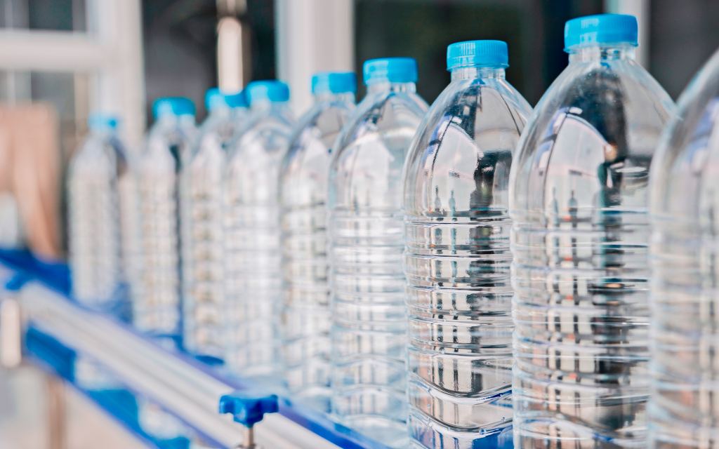 Cuánta comida y agua debes tener a mano ante huracanes y otros desastres