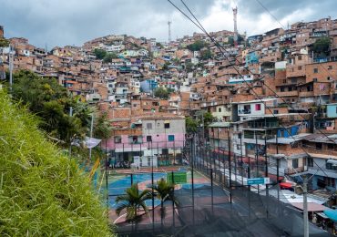 arte-y-turismo-el-renacimiento-de-la-comuna-13-de-uno-de-los-lugares-mas-famosos-de-medellin