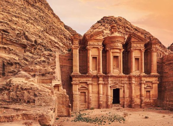 Descubren tumba secreta de 2,000 años de antigüedad en el Tesoro de Petra