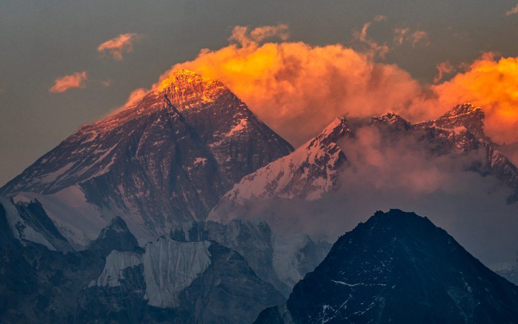 El Monte Everest podría dejar de ser la montaña más alta del mundo