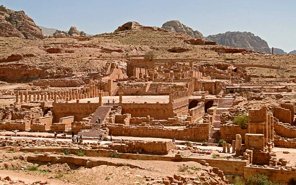 Vista panorámica del gran templo de Petra