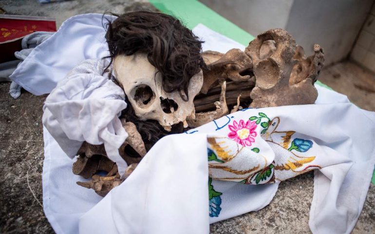 Día de Muertos en Pomuch: la villa que desentierra y limpia los restos de sus difuntos