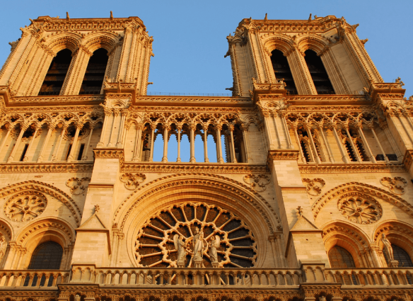 tras-cinco-anos-bajo-remodelacion-notre-dame-vuelve-a-abrir-sus-puertas