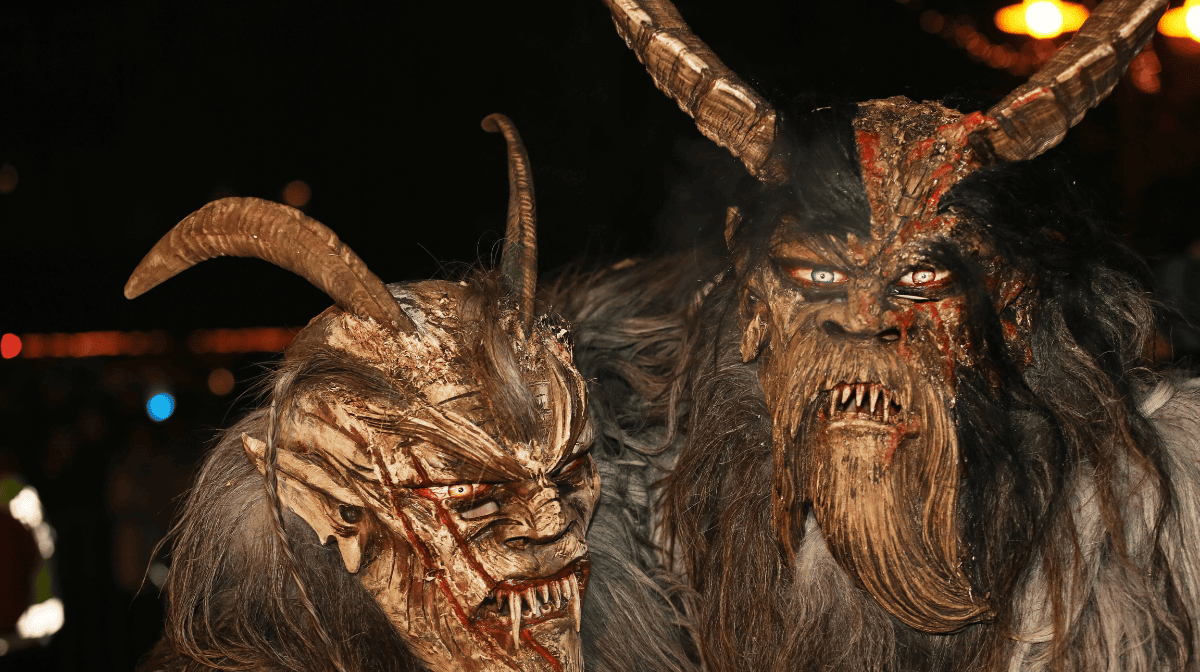 ahí-viene-el-krampus-el-diablillo-que-persigue-a-los-niños-en-navidad