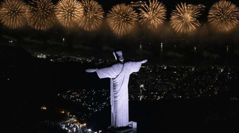 llego-la-fiesta-del-ano-y-es-en-rio-de-janeiro-recibe-el-2025-en-reveillon